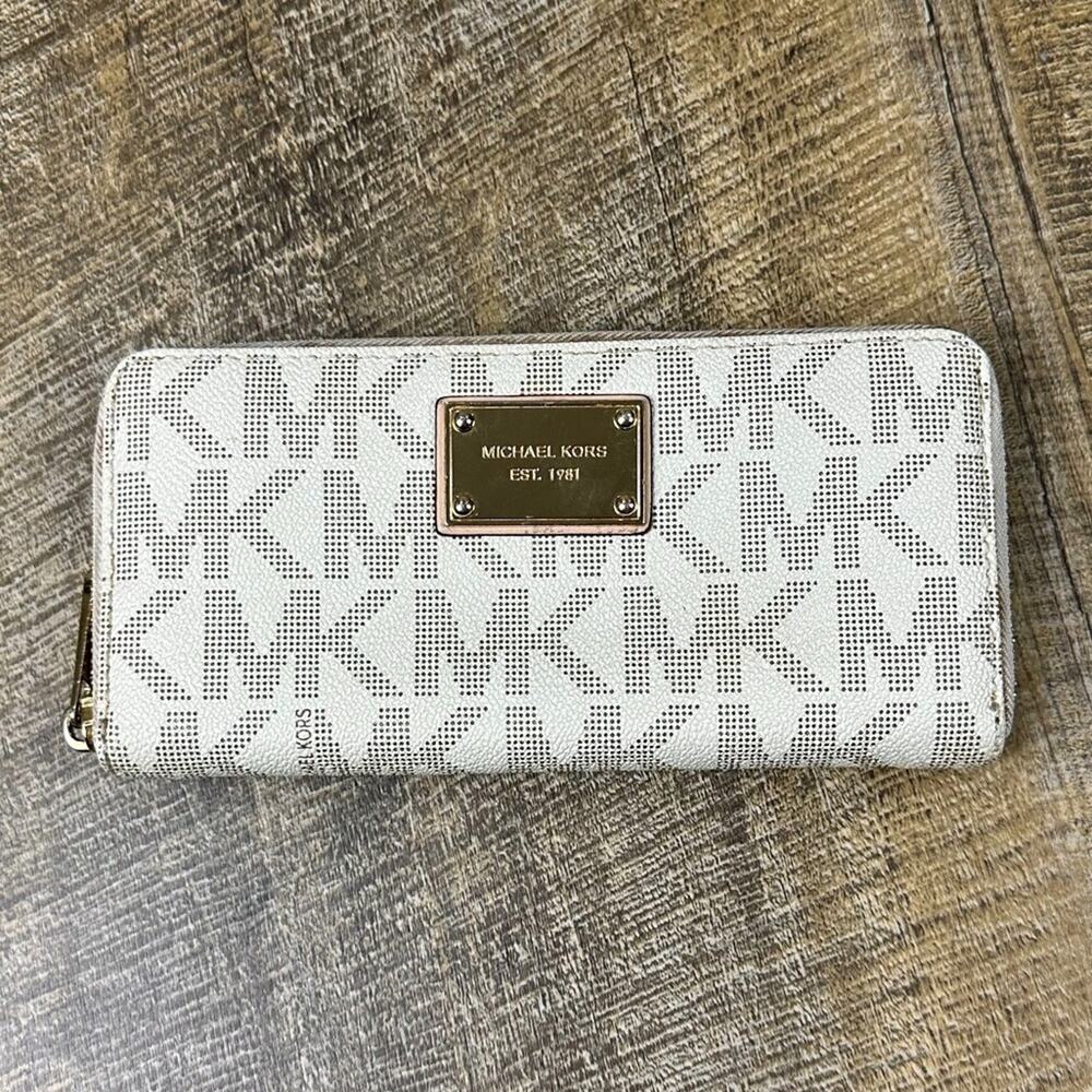 Michael Kors Jet Set vanilla monogram logo large zip wallet / wristlet